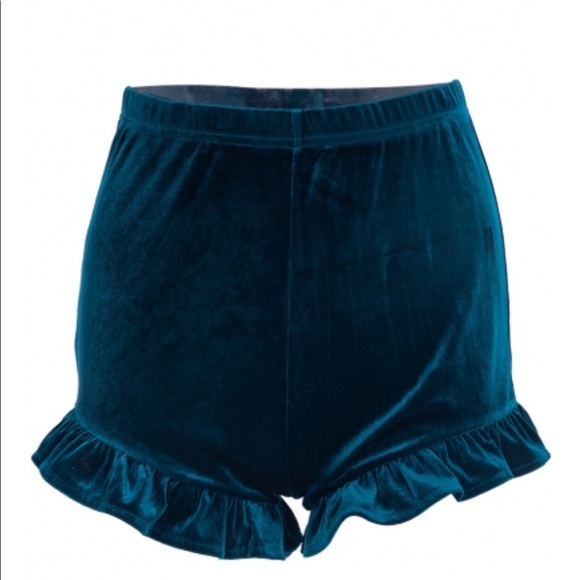 Sexy velvet shorts high waist ruffled BRAND NEW - Picture 2 of 2